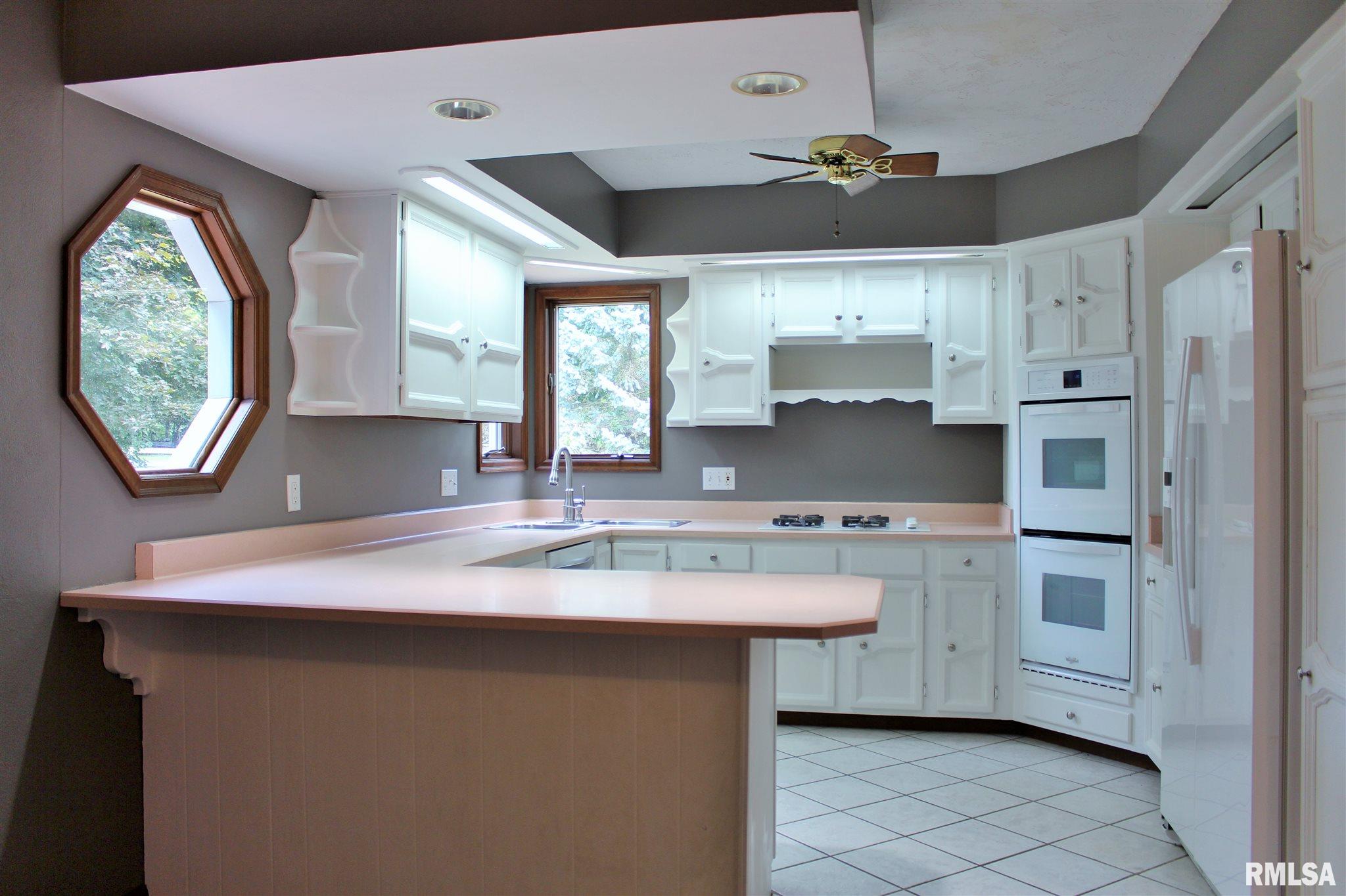 5520 Clemons Road Bettendorf, IA 52722 - Photo 8 of 37 Gallery Image 8