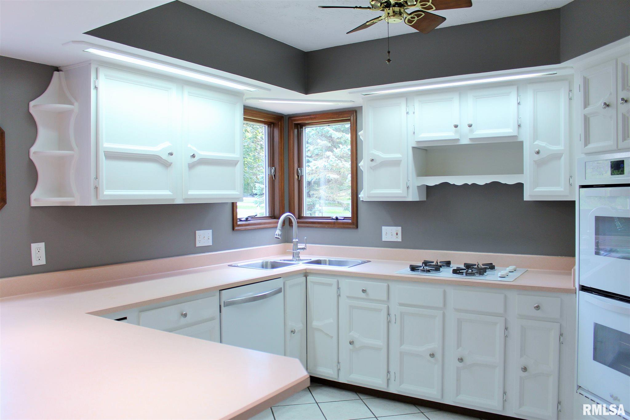 5520 Clemons Road Bettendorf, IA 52722 - Photo 9 of 37 Gallery Image 9