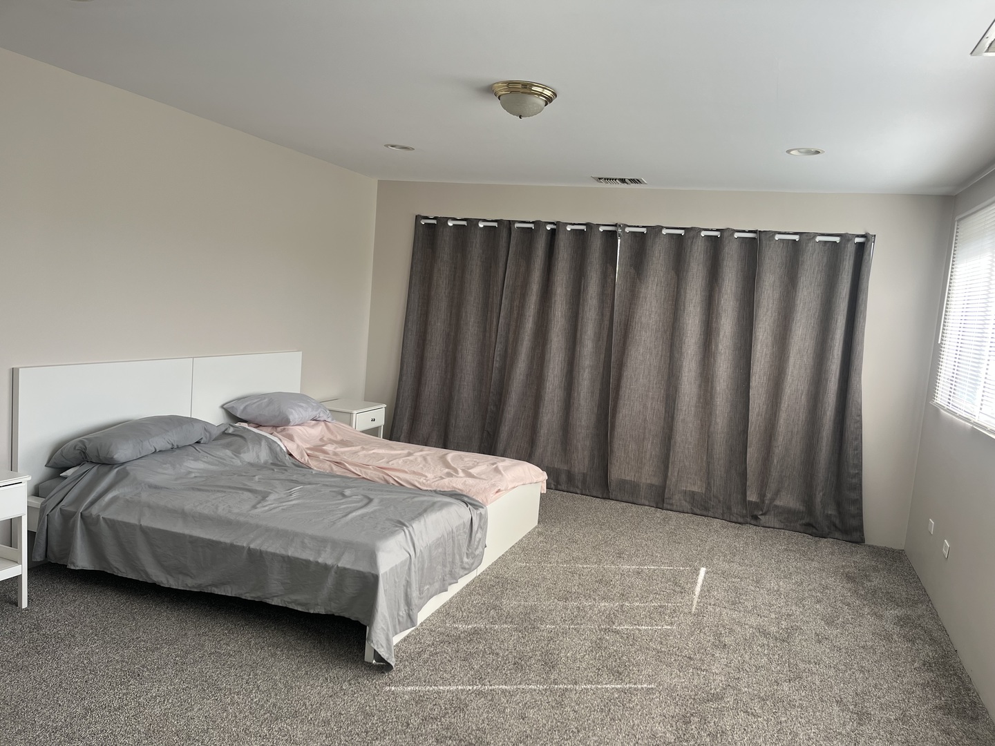 501 Kelburn Road Deerfield, IL 60015 - Photo 12 of 15 a bedroom with a bed and a curtain