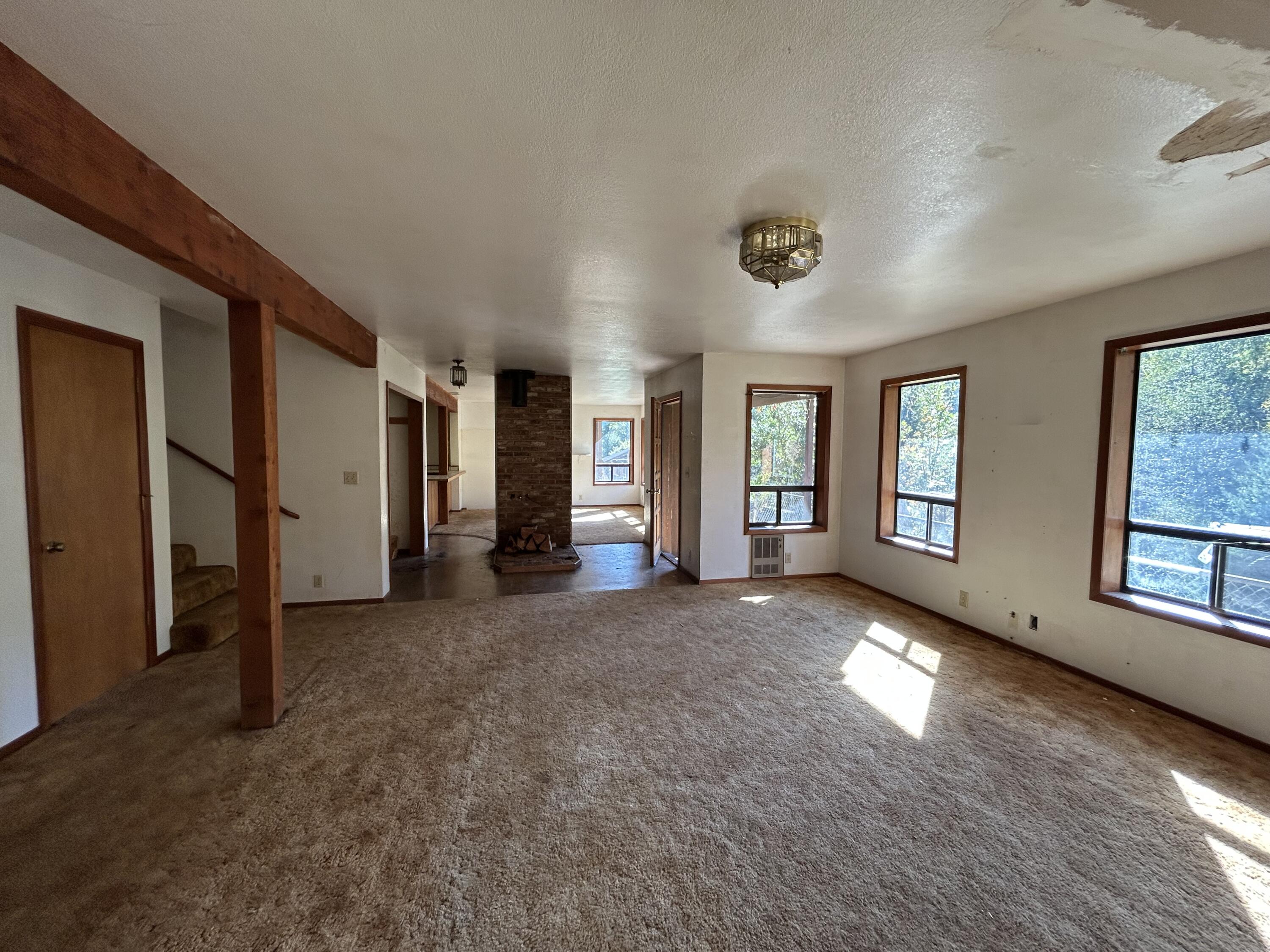 30 Bear Canyon Road Lewiston, CA 96052 - Photo 10 of 64 an empty room with windows and closet