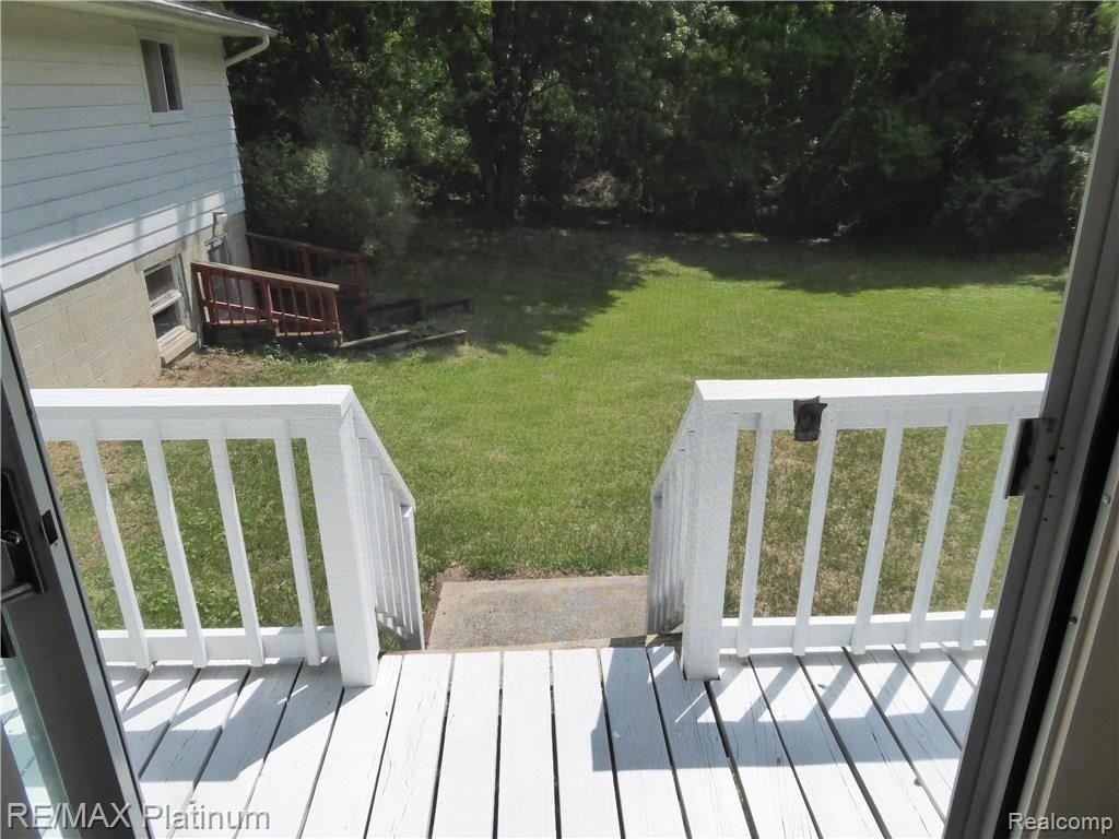 3329 Sexton Road Howell, MI 48843 - Photo 7 of 16 P1000857.JPG