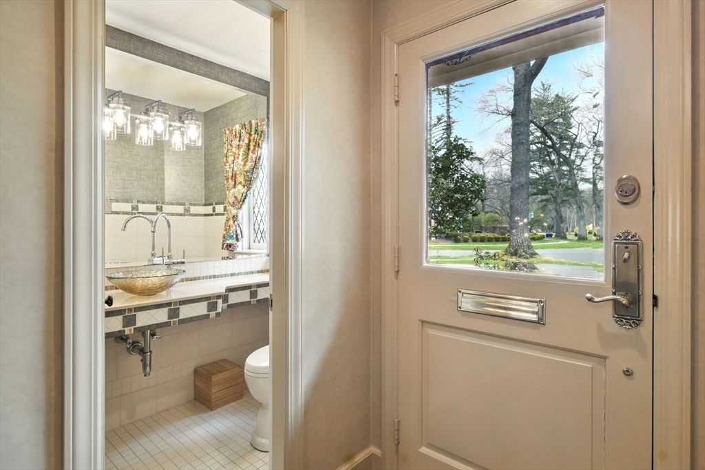 68 Normandy Road Longmeadow, MA 01106 - Photo 2 of 42