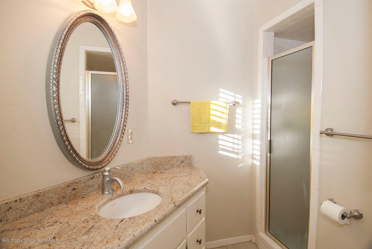 6217 Calumet Road Amarillo, TX 79106 - Photo 23 of 36 BATHROOM 3