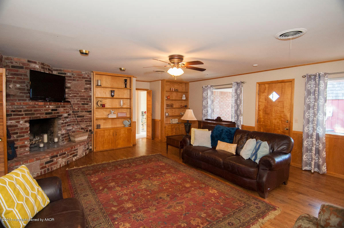 6217 Calumet Road Amarillo, TX 79106 - Photo 28 of 36 DEN VIEW 2