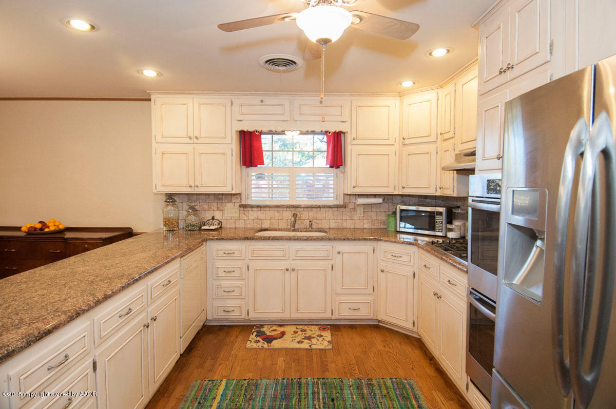 6217 Calumet Road Amarillo, TX 79106 - Photo 8 of 36 KITCHEN VIEW 3