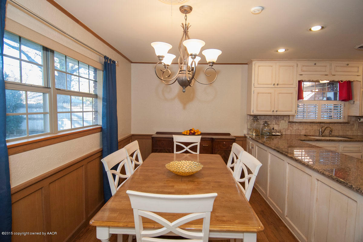 6217 Calumet Road Amarillo, TX 79106 - Photo 10 of 36 DINING VIEW 1