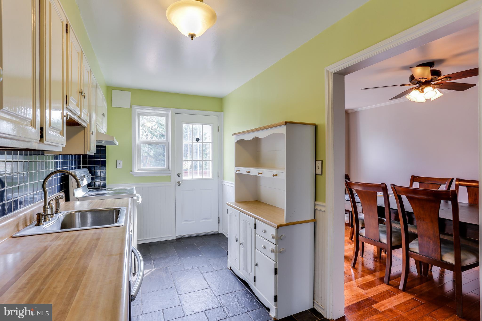 1663 Thetford Road Baltimore, MD 21286 - Photo 8 of 22 Kitchen