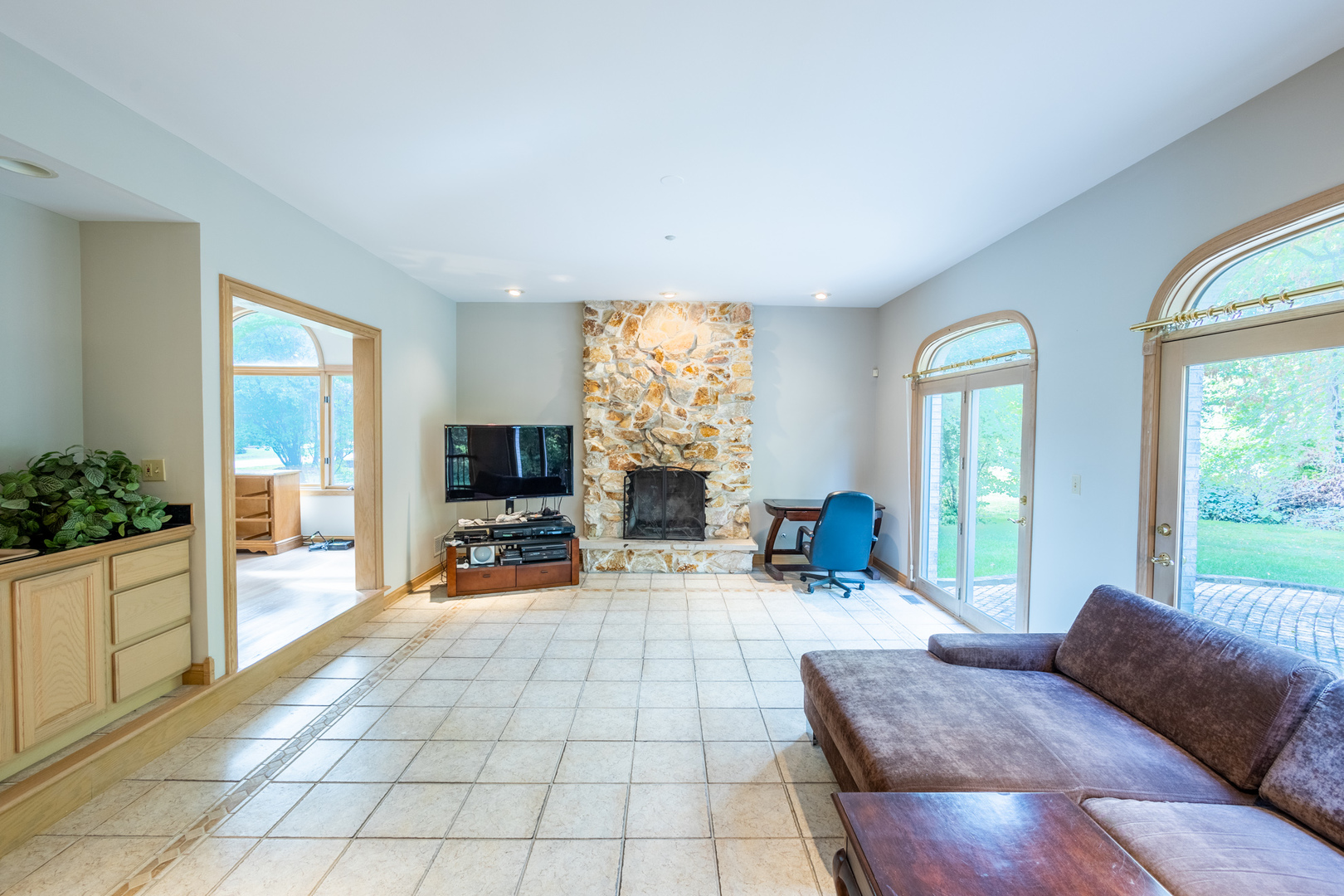 2316 Coach Road Long Grove, IL 60047 - Photo 7 of 29 Gallery Image 7