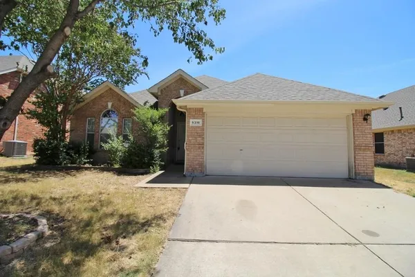 $2,295 | 5316 Lake Garden Drive, Grand Prairie, TX 75052