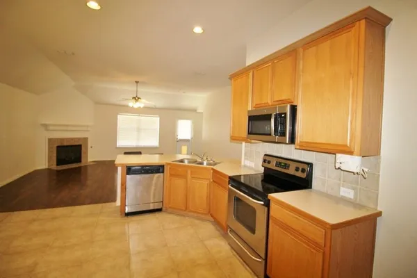 $2,295 | 5316 Lake Garden Drive, Grand Prairie, TX 75052