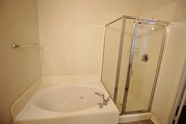 $2,295 | 5316 Lake Garden Drive, Grand Prairie, TX 75052