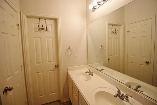 $2,295 | 5316 Lake Garden Drive, Grand Prairie, TX 75052