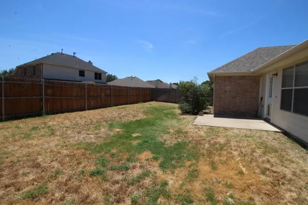 $2,295 | 5316 Lake Garden Drive, Grand Prairie, TX 75052