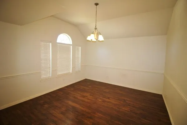 $2,295 | 5316 Lake Garden Drive, Grand Prairie, TX 75052