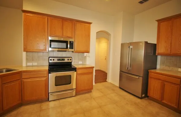 $2,295 | 5316 Lake Garden Drive, Grand Prairie, TX 75052