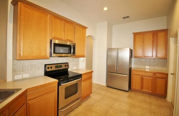 $2,295 | 5316 Lake Garden Drive, Grand Prairie, TX 75052