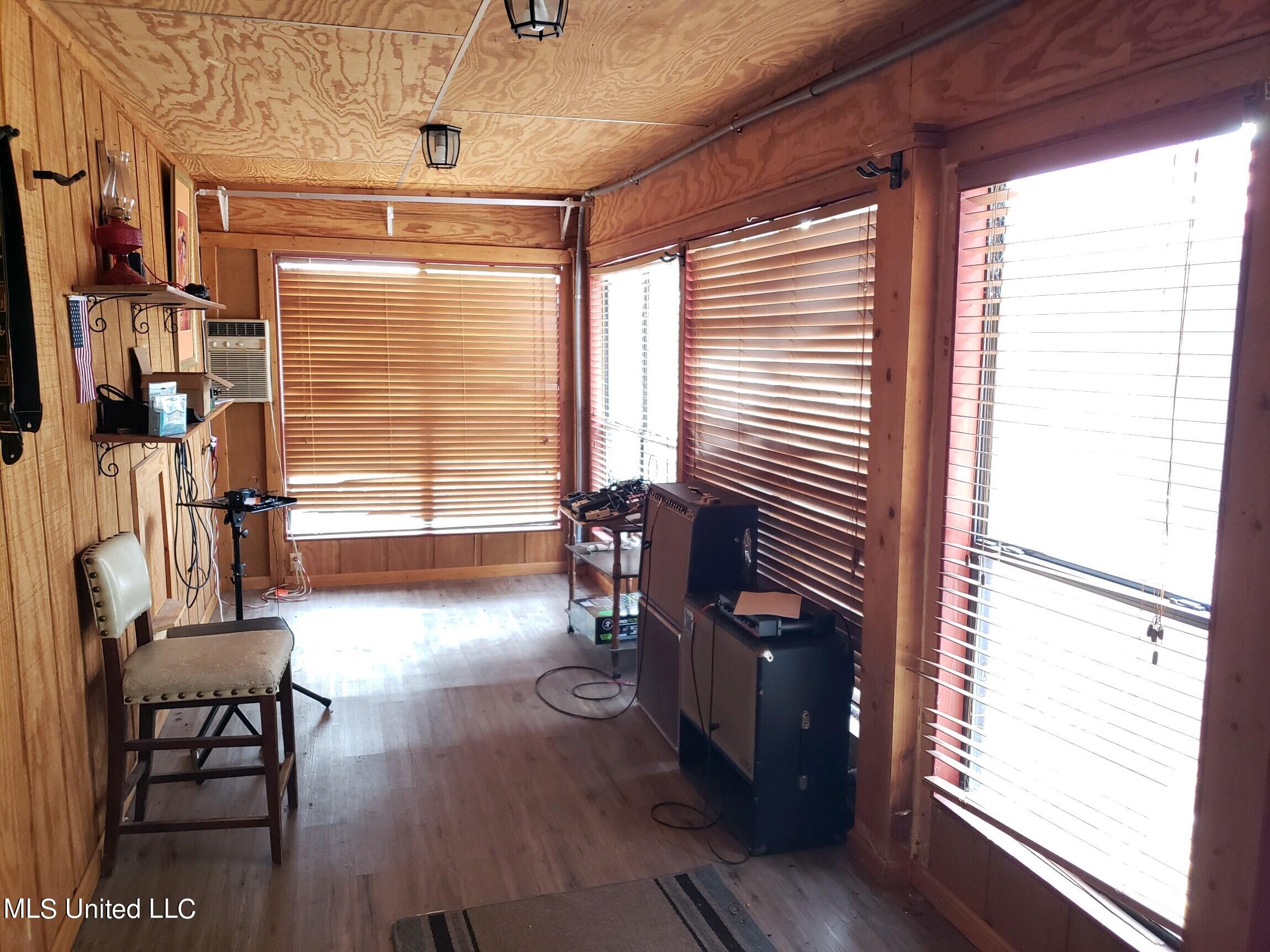 193 Chickasaw Ridge Pope, MS 38658 - Photo 14 of 23 Sunroom