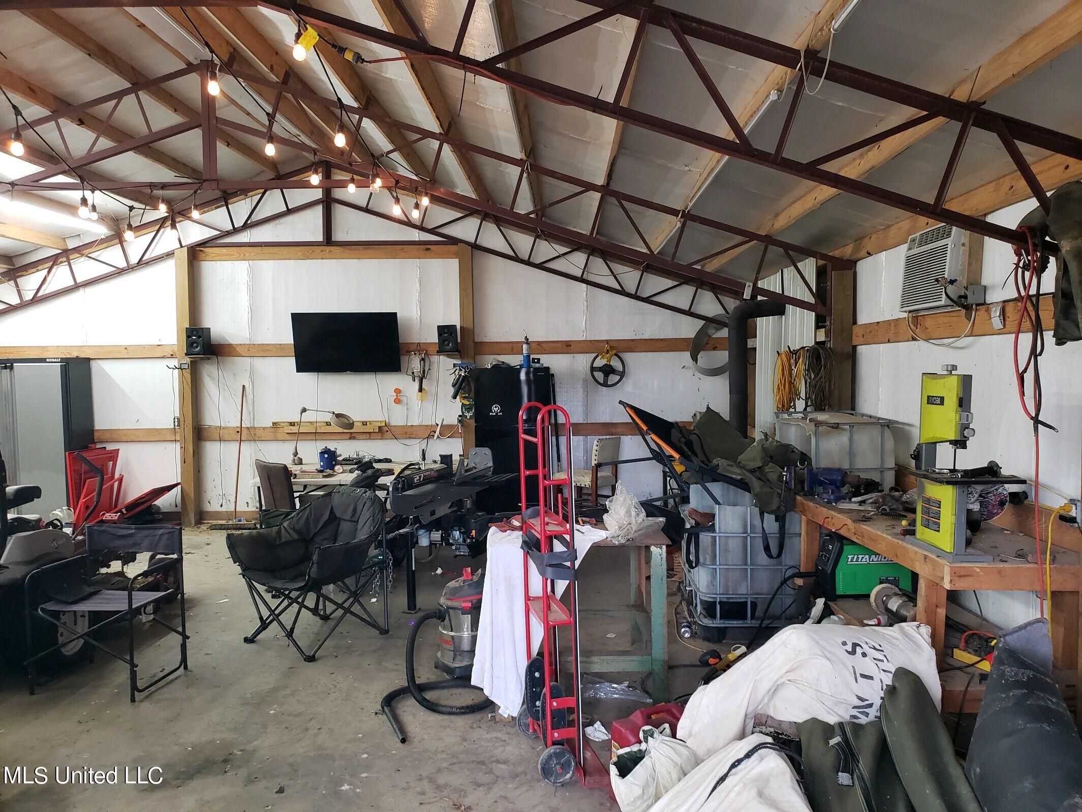 193 Chickasaw Ridge Pope, MS 38658 - Photo 6 of 23 Shop
