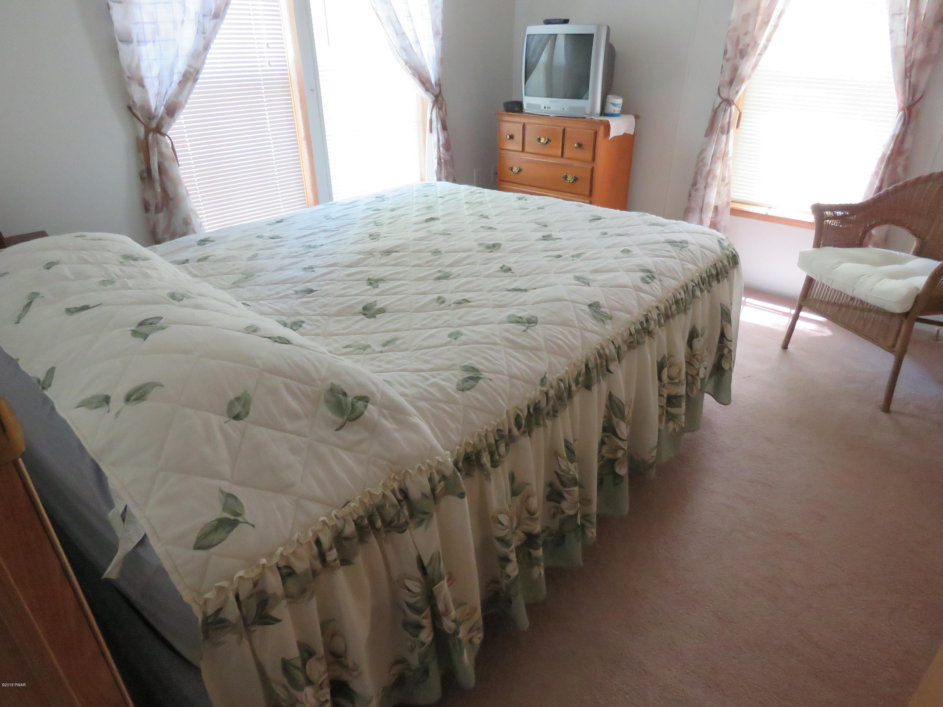 212-4 Upper Park Road Tafton, PA 18464 - Photo 6 of 19