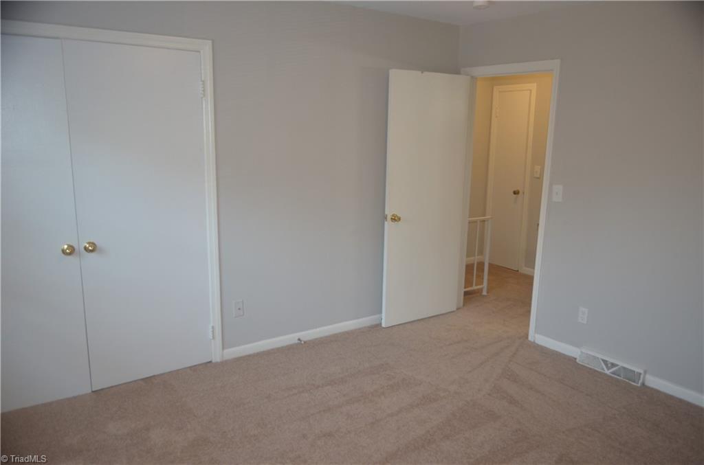 323 Old Vineyard Road Winston-Salem, NC 27104 - Photo 13 of 16