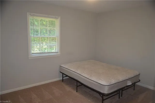 $1,100 | 323 Old Vineyard Road, Winston-Salem, NC 27104