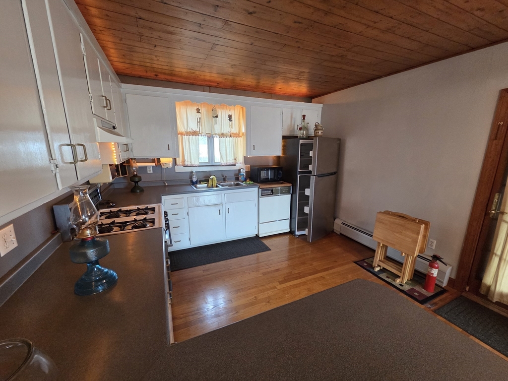 54 Slocum Street Acushnet, MA 02743 - Photo 8 of 35