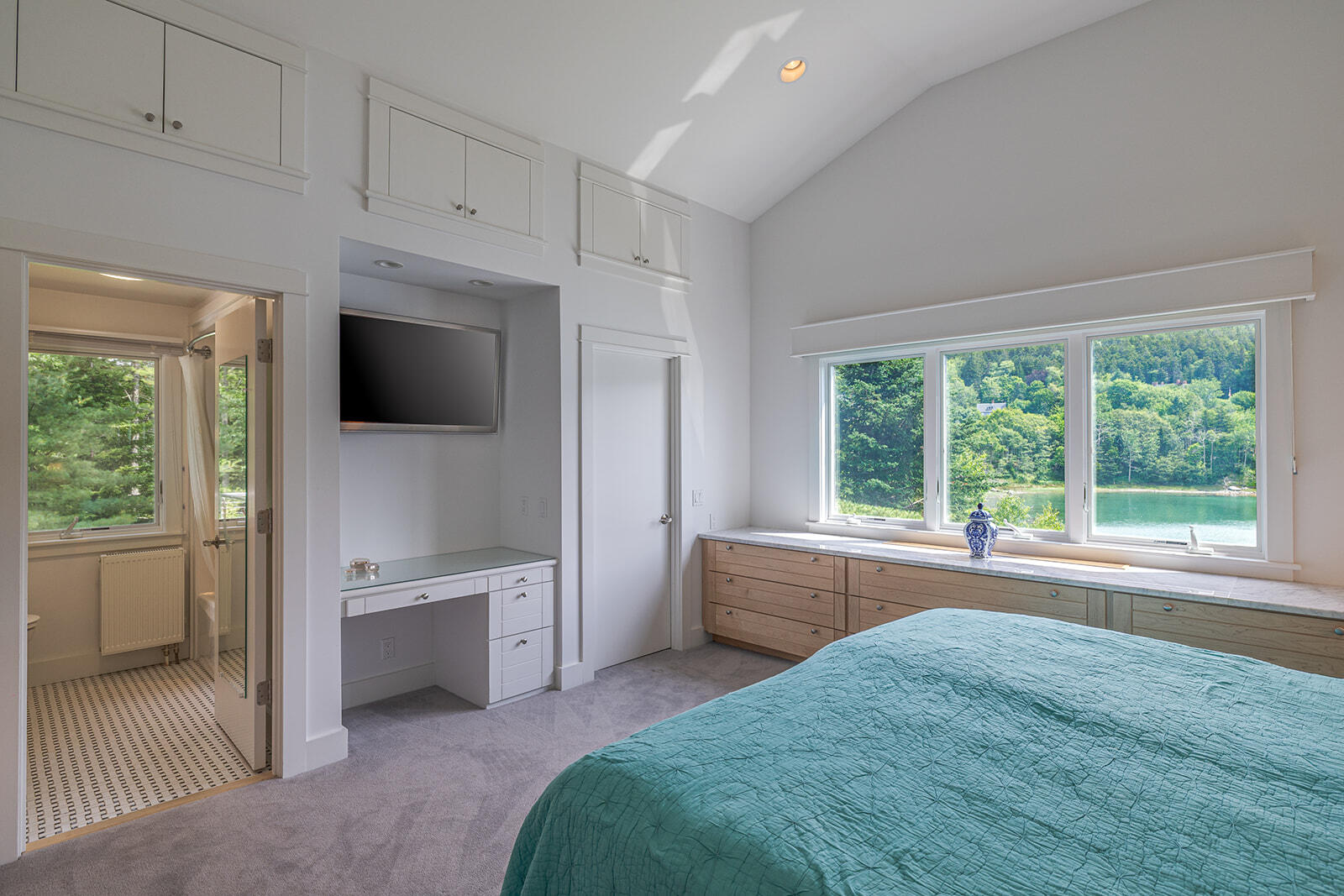 87 Harborside Road Mount Desert, ME 04662 - Photo 19 of 33 Primary bedroom with walkin closet