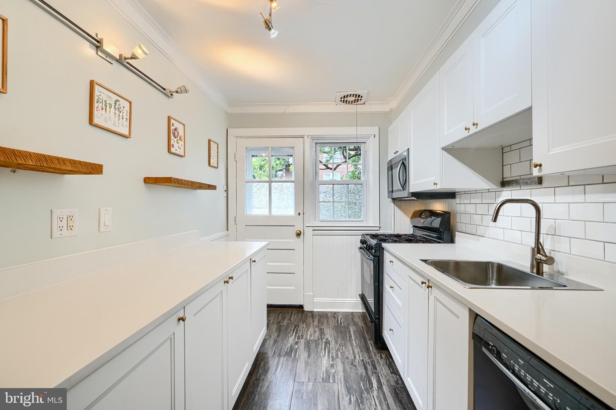 6142 Regent Park Road Baltimore, MD 21228 - Photo 12 of 36