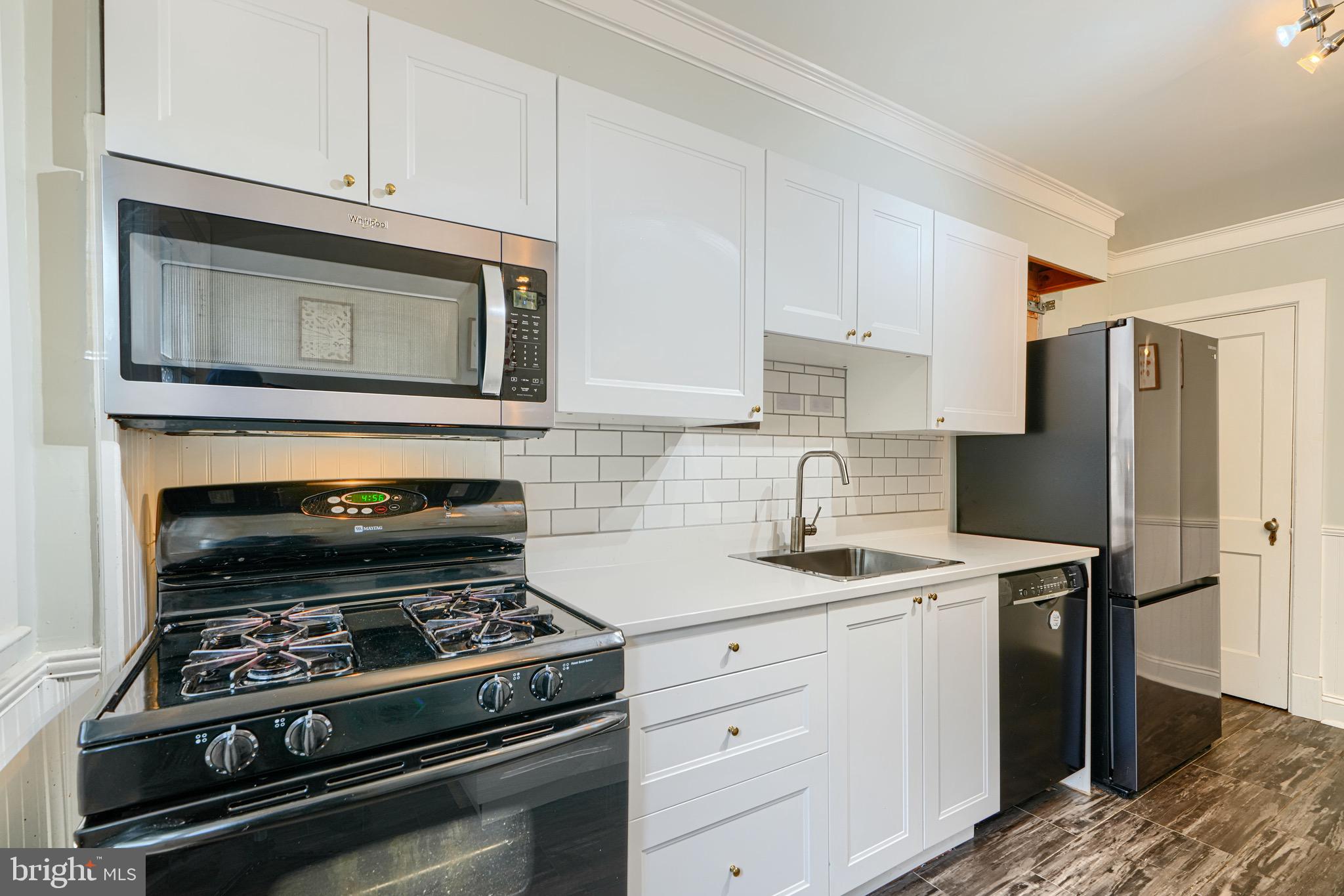 6142 Regent Park Road Baltimore, MD 21228 - Photo 13 of 36