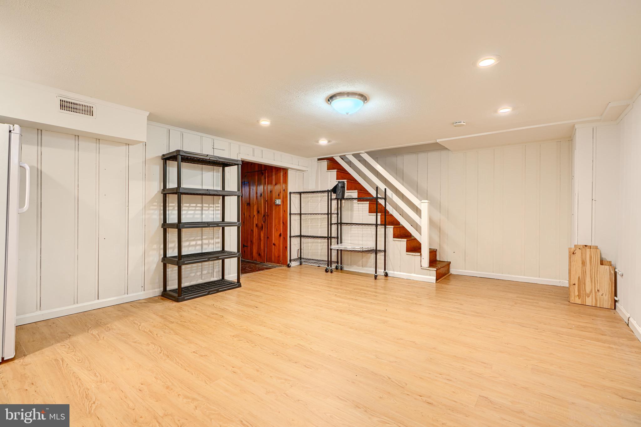 6142 Regent Park Road Baltimore, MD 21228 - Photo 29 of 36