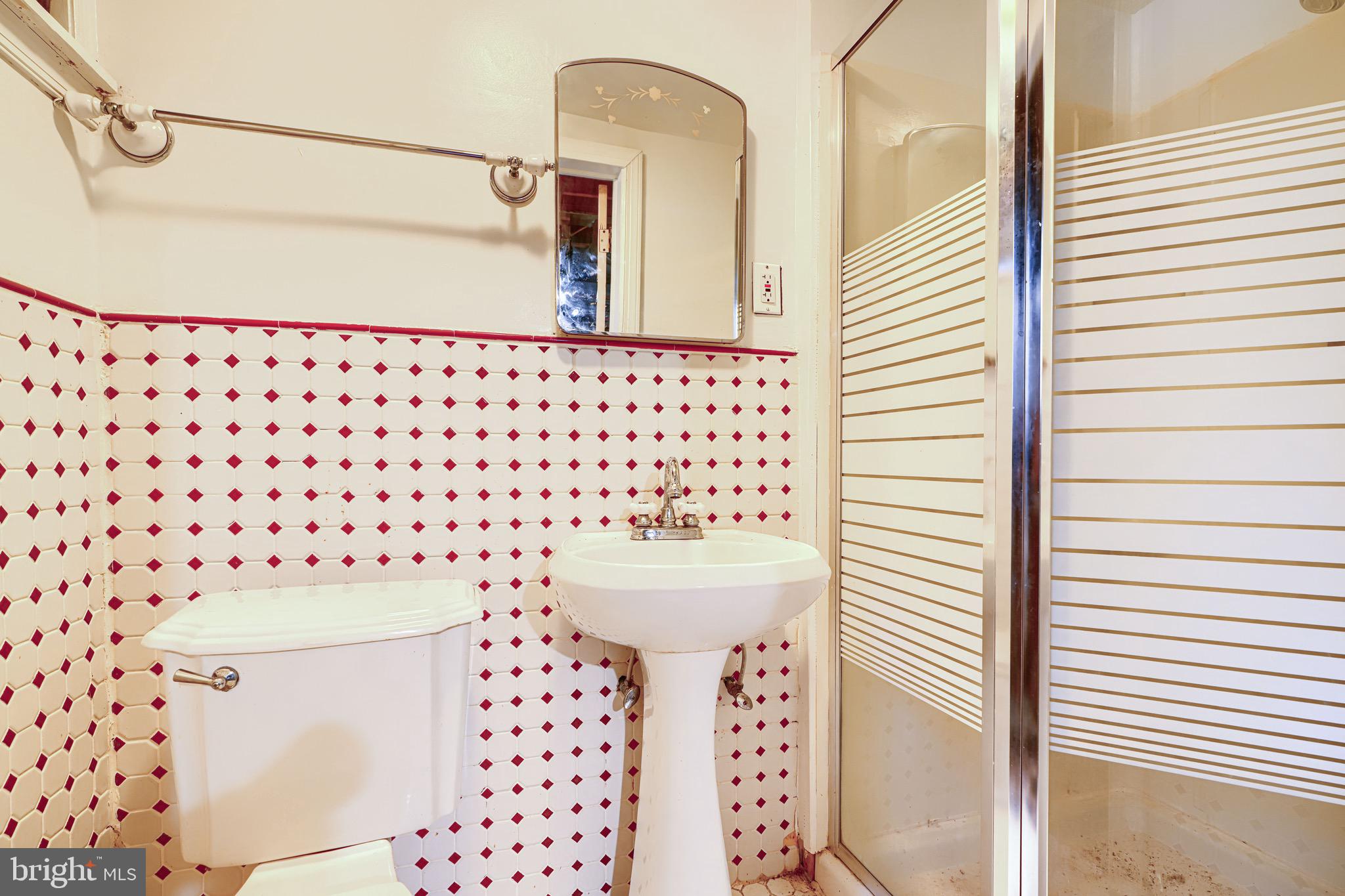 6142 Regent Park Road Baltimore, MD 21228 - Photo 31 of 36 Full Bathroom in Basement