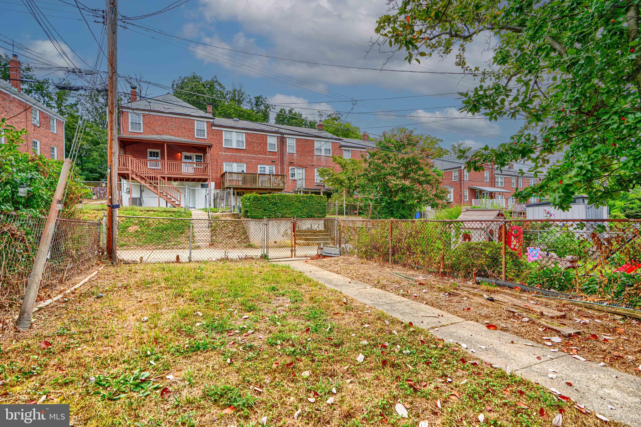 6142 Regent Park Road Baltimore, MD 21228 - Photo 34 of 36 Fenced Backyard