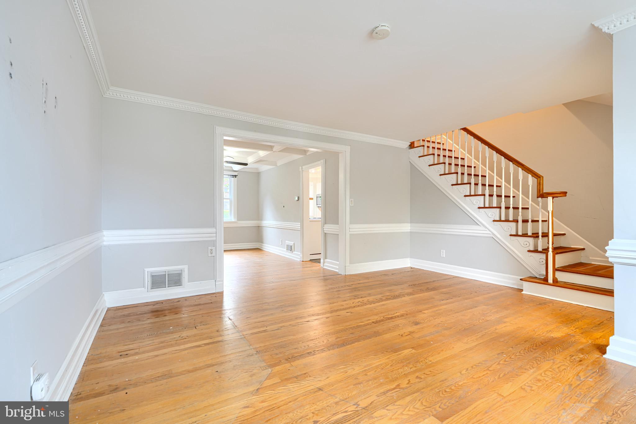 6142 Regent Park Road Baltimore, MD 21228 - Photo 6 of 36