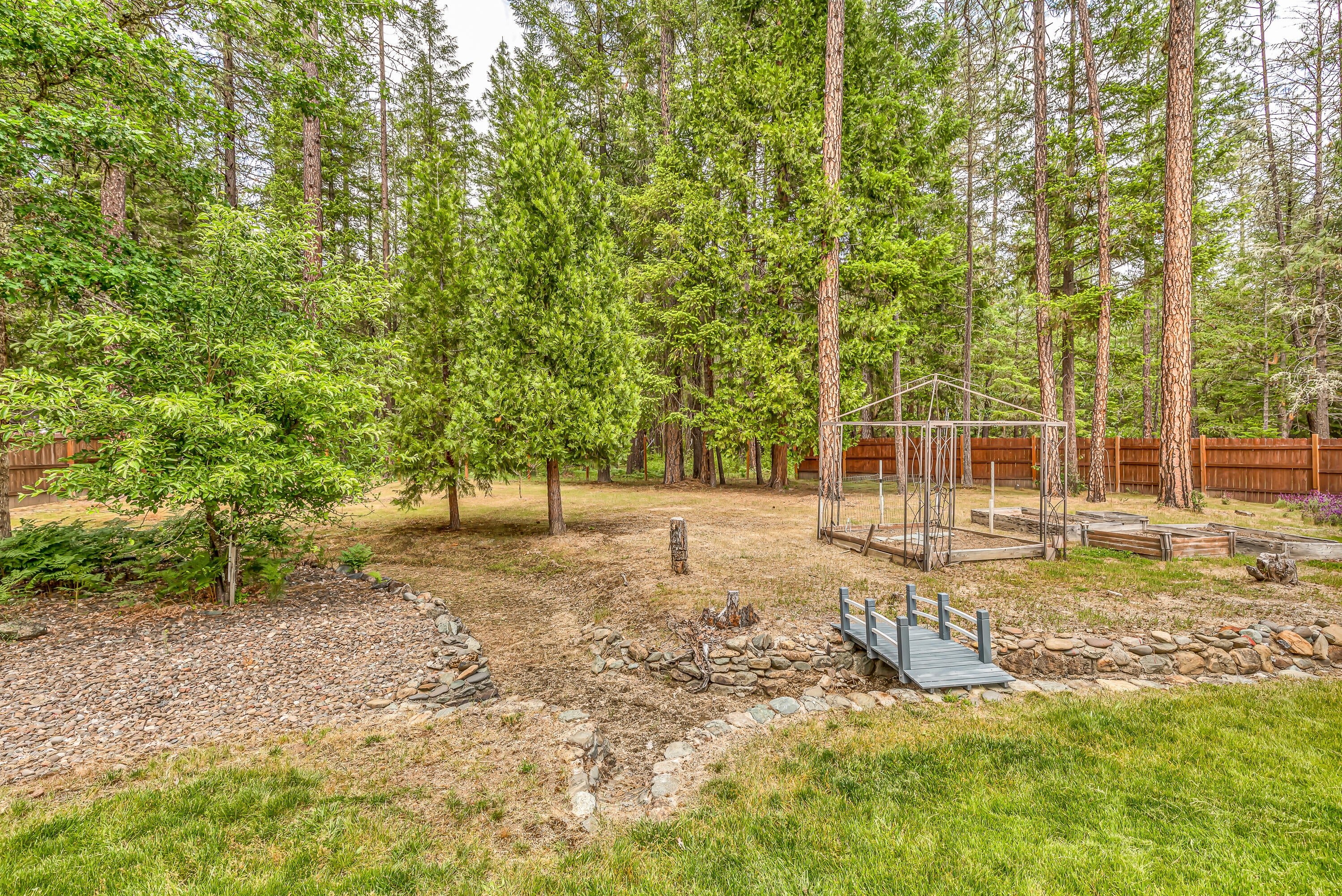 876 Minthorne Road Rogue River, OR 97537 - Photo 30 of 43 9R9A5189