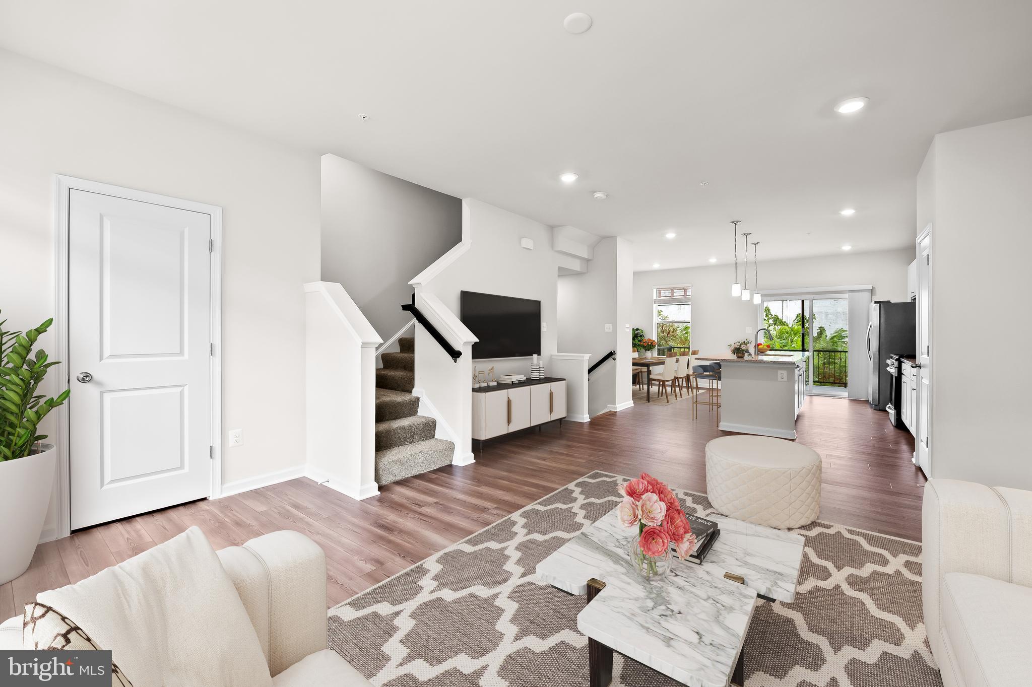 657 Mozart Way Baltimore, MD 21224 - Photo 7 of 39 living room