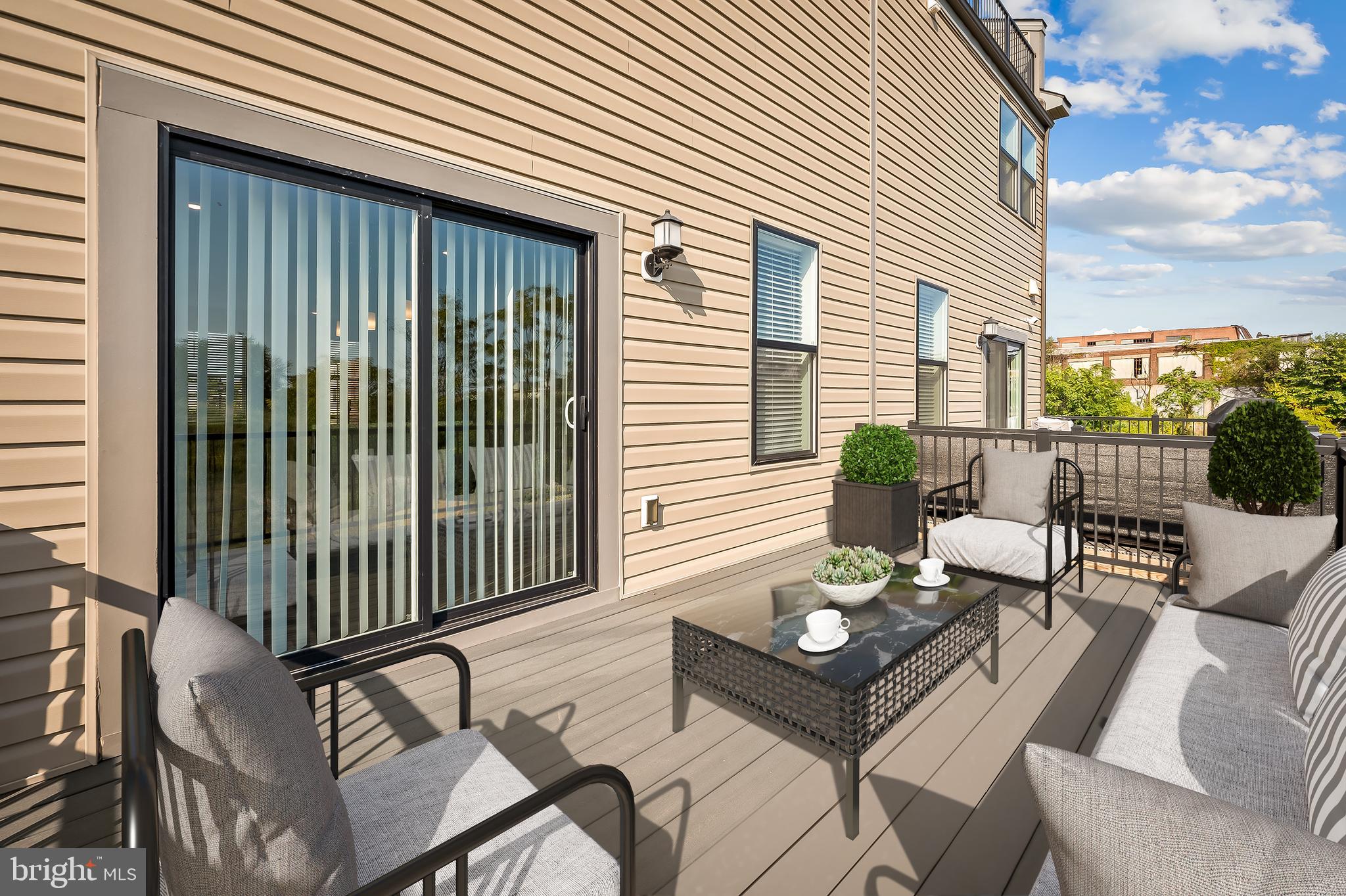 657 Mozart Way Baltimore, MD 21224 - Photo 8 of 39 deck