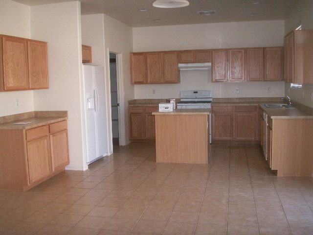 7328 West Maldonado Road Laveen, AZ 85339 - Photo 8 of 20 kitchen