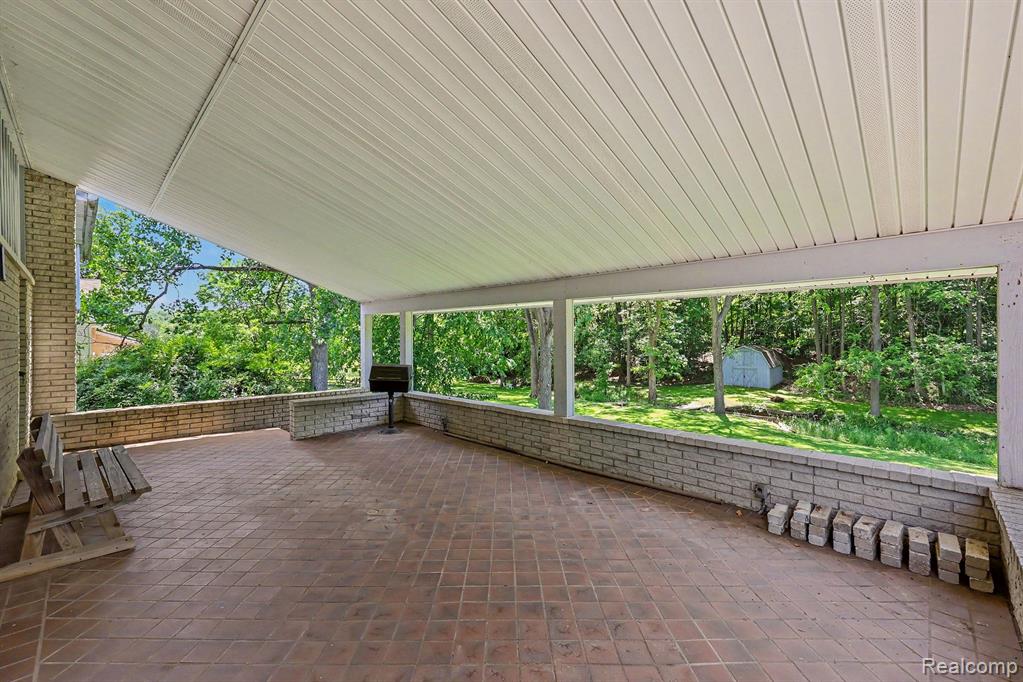 1457 West Avon Road Rochester Hills, MI 48309 - Photo 18 of 42