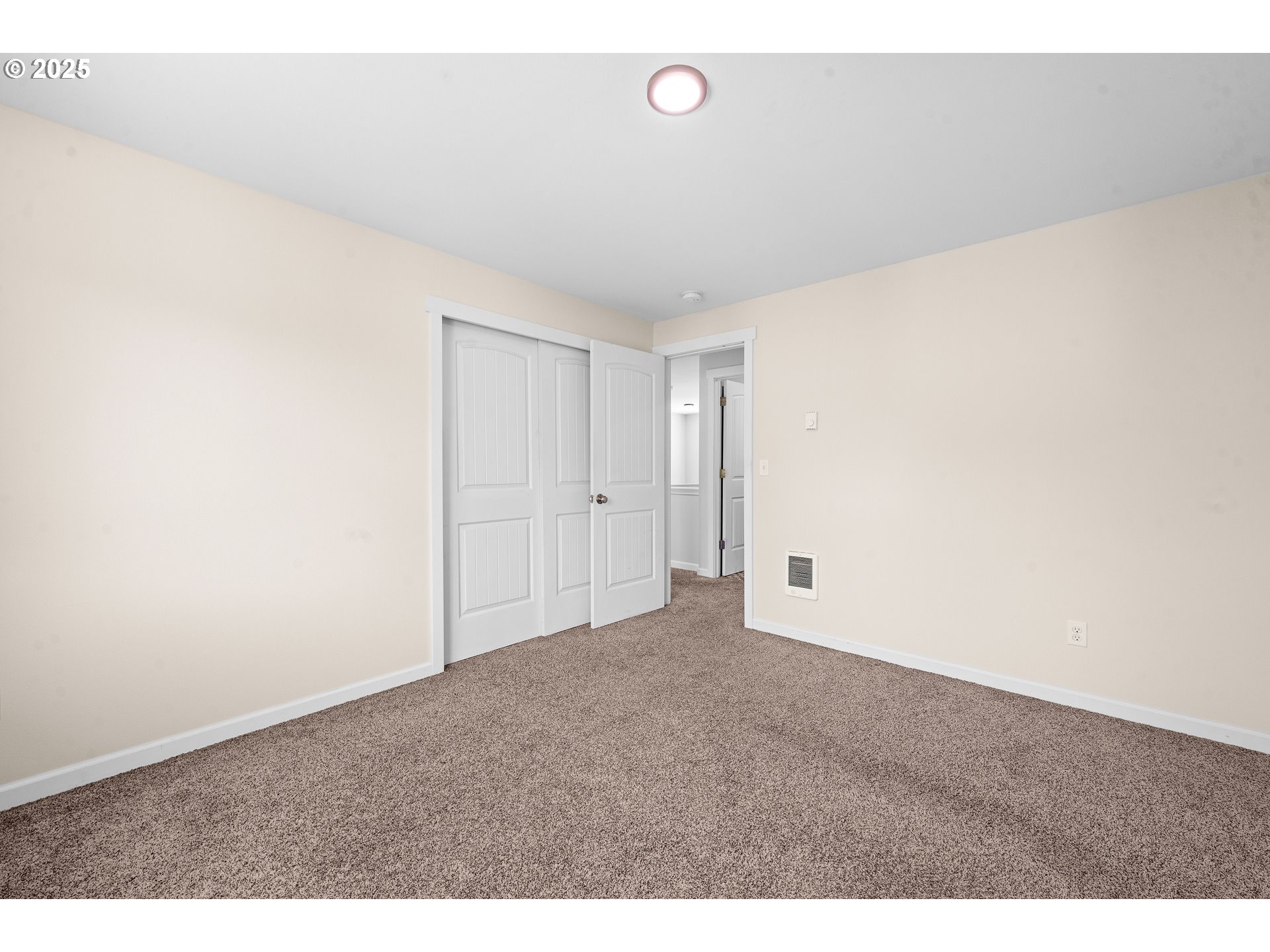 1225 3rd Avenue Hammond, OR 97121 - Photo 32 of 47 a view of an empty room