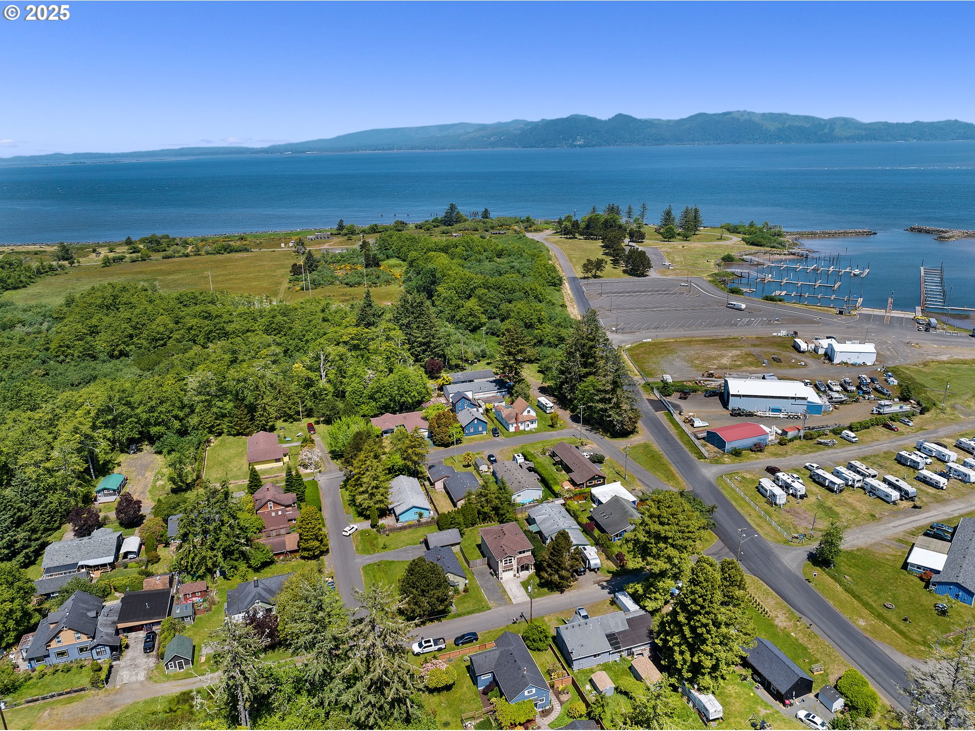 1225 3rd Avenue Hammond, OR 97121 - Photo 47 of 47 a view of city and mountain