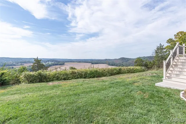 $462,500 | 612 Bluffs View Court, Eureka, MO 63025