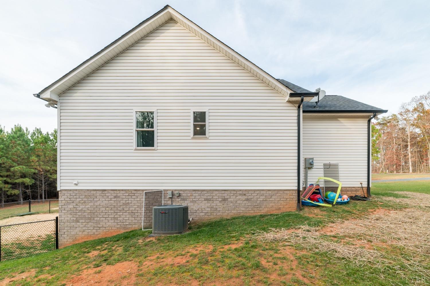 587 Ruckers Road Concord, VA 24538 - Photo 32 of 39 Gallery Image 32