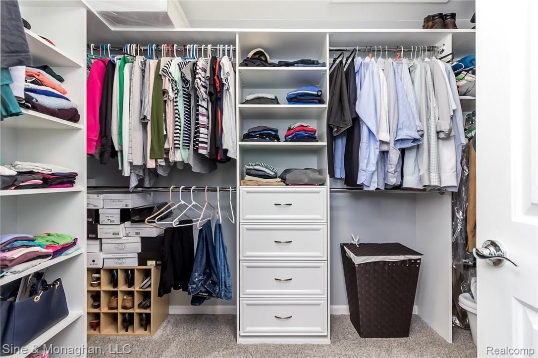 3287 Wren Lane Rochester, MI 48309 - Photo 19 of 28 Master Closet