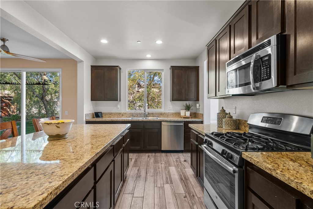 359 Edgewood Drive Fillmore, CA 93015 - Photo 4 of 39