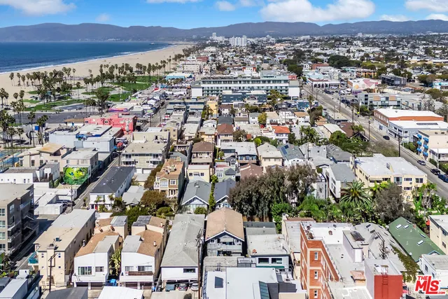 $1,799,000 | 22 20th Avenue, Venice, CA 90291