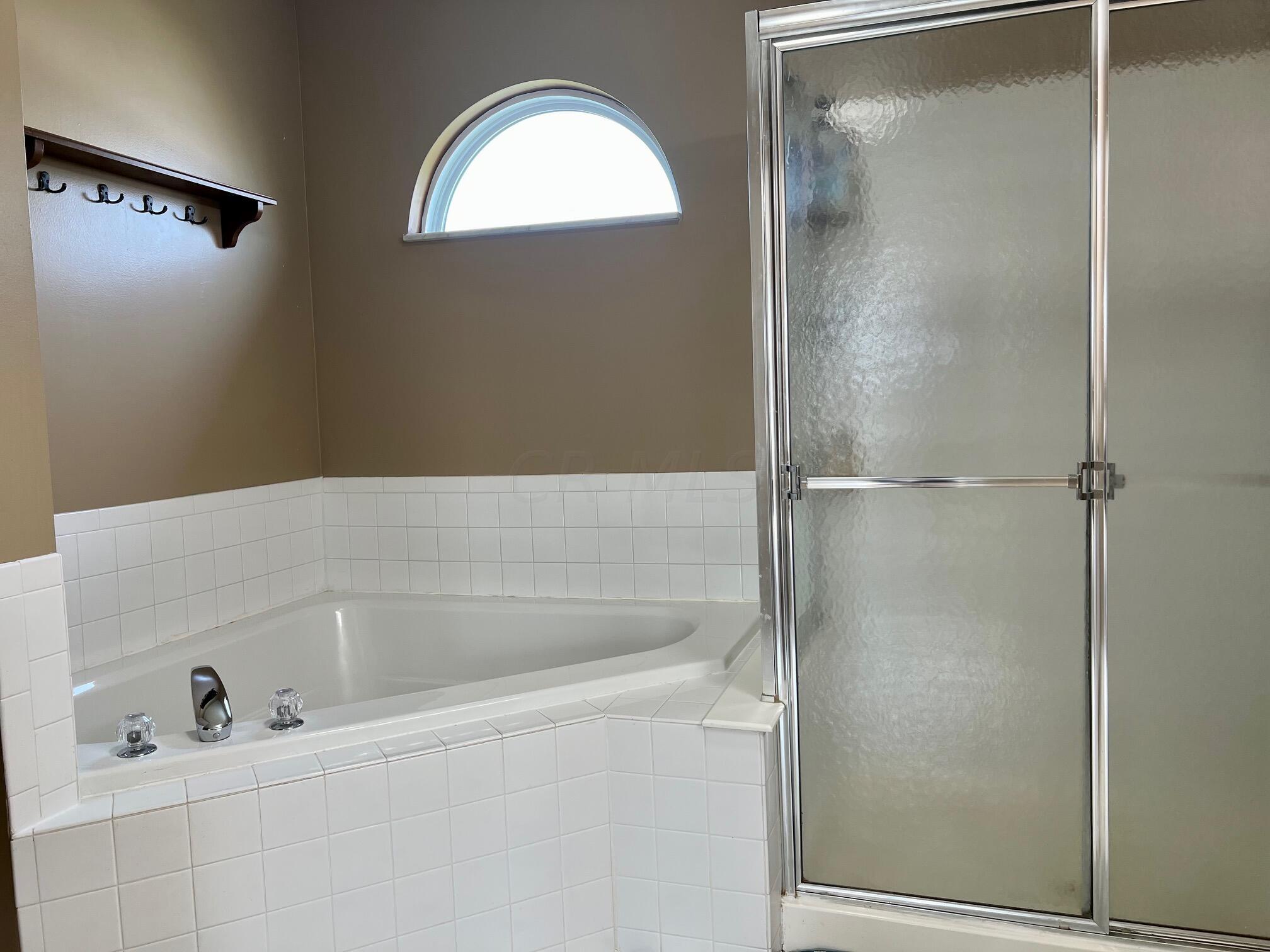 142 Harvard Loop Delaware, OH 43015 - Photo 22 of 37 En Suite Bath