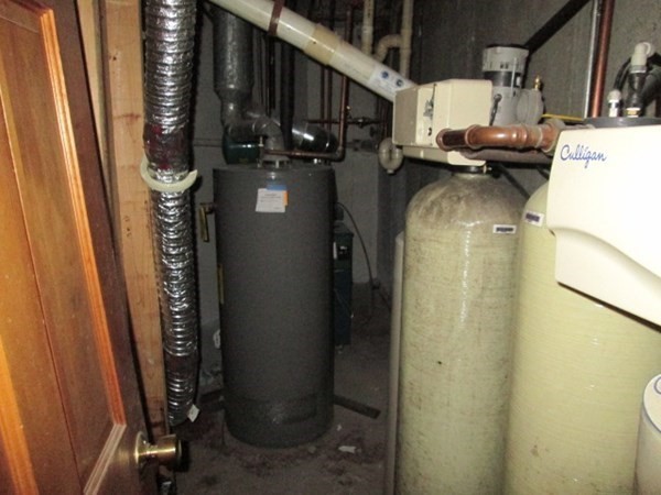 80 Murphy Road Hudson, MA 01749 - Photo 22 of 24 a view of walk in closet