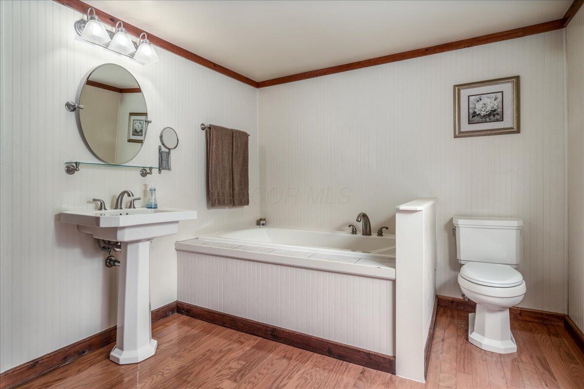 37000 Kingsbury Road Pomeroy, OH 45769 - Photo 32 of 69 1st floor master bathroom