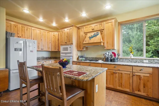 $985,000 | 403 Kula Drive, Sagle, ID 83860