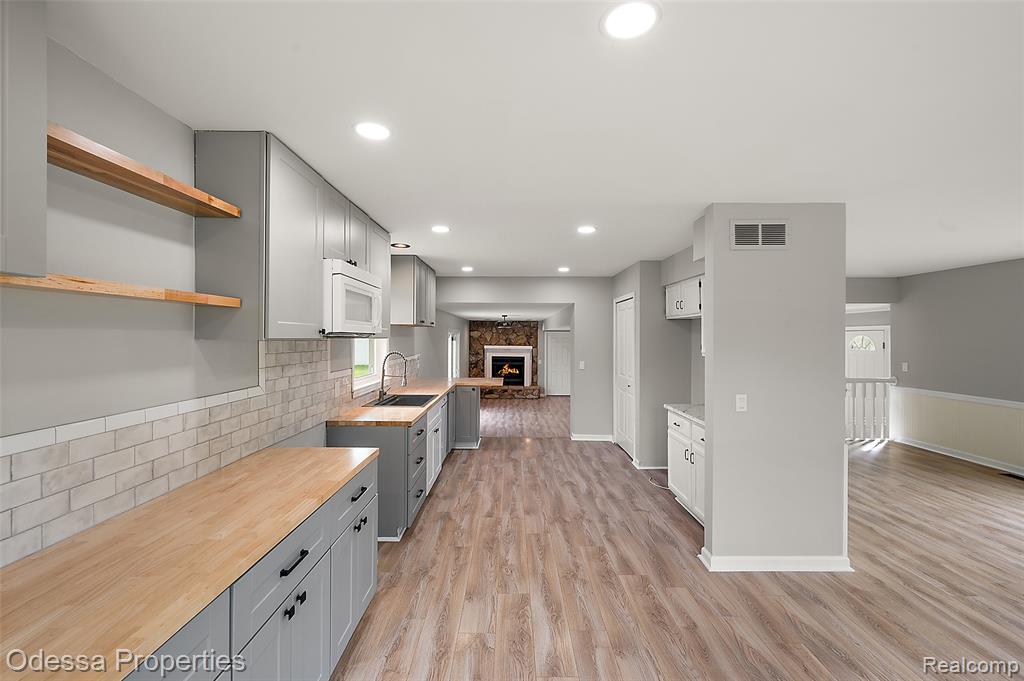 1442 Riley Center Road Memphis, MI 48041 - Photo 10 of 62